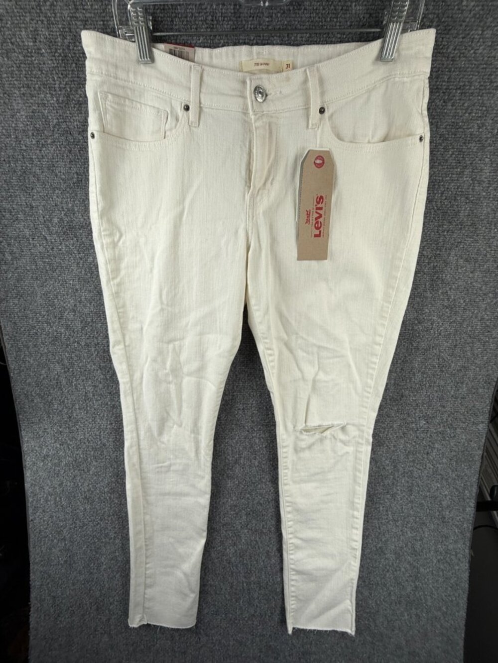 NWD Levi’s 711 Skinny Fit Size 31x32 Ivory Denim Jeans Women Adult Stretch